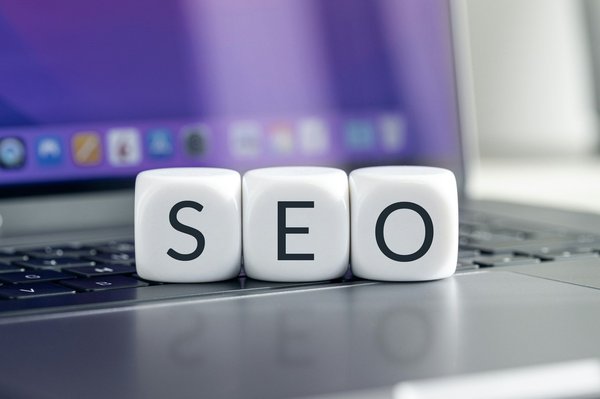 Engager une agence SEO à Reims : les avantages à tirer pour votre entreprise