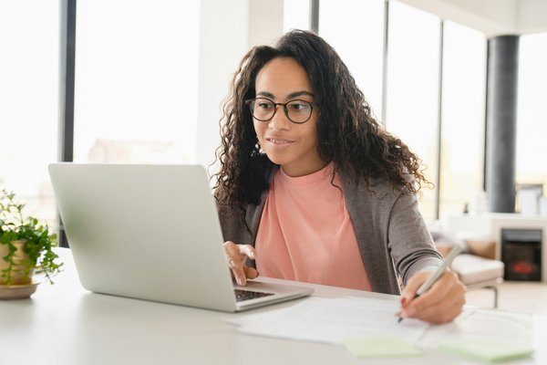 Tests de personnalité : un guide pour les spécialistes et les entreprises